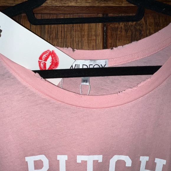 NWT Wildfox B!tch Short Sleeve Distressed Tee in Pink Size XS - Picture 3 of 4